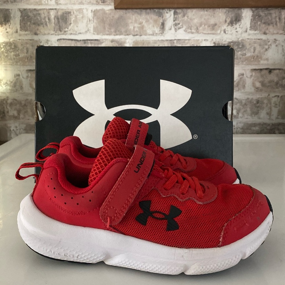 Boys Under Armour size 13